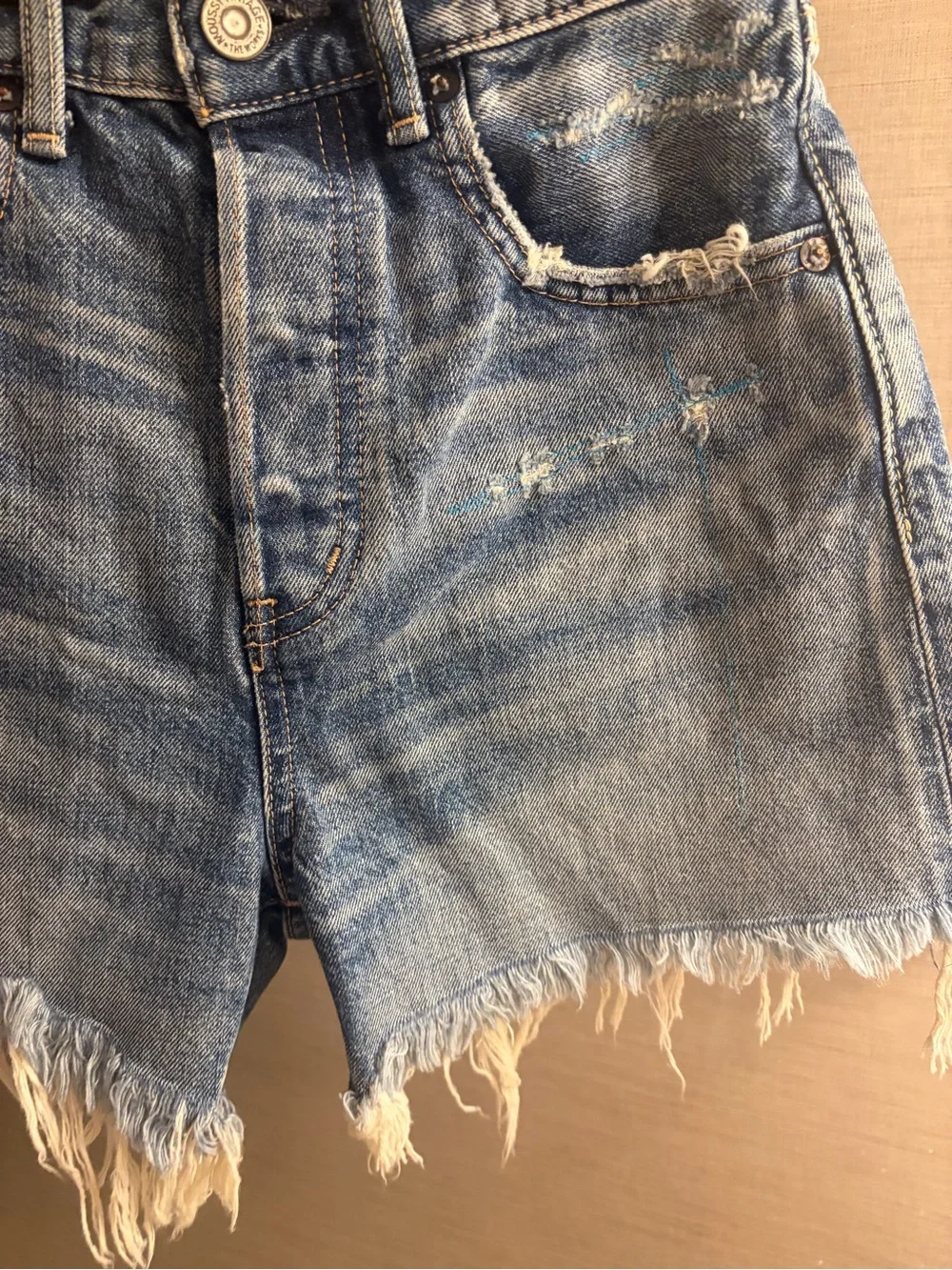 Moussy Frayed Hem Distressed Denim Shorts - Light Blue